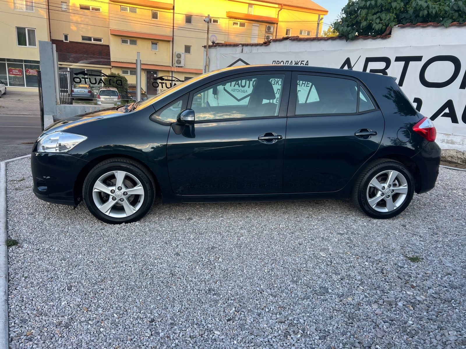 Toyota Auris 1.6-FACE FULL, снимка 8 - Автомобили и джипове - 55225187