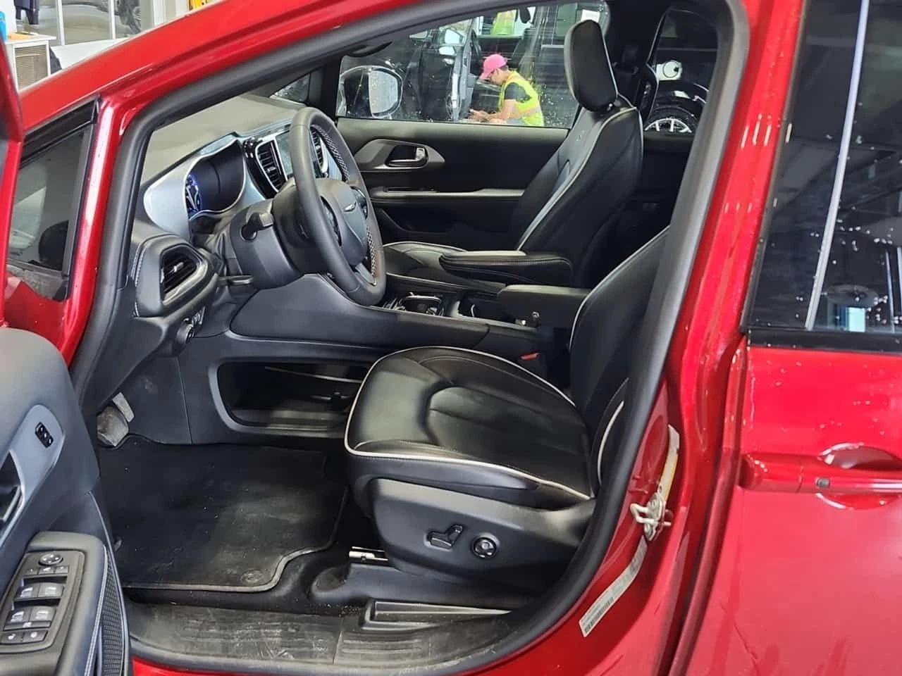 Chrysler Pacifica LIMITED * CARFAX * БЕЗ ПЪРВОНАЧАЛНА ВНОСКА, снимка 8 - Автомобили и джипове - 55394428