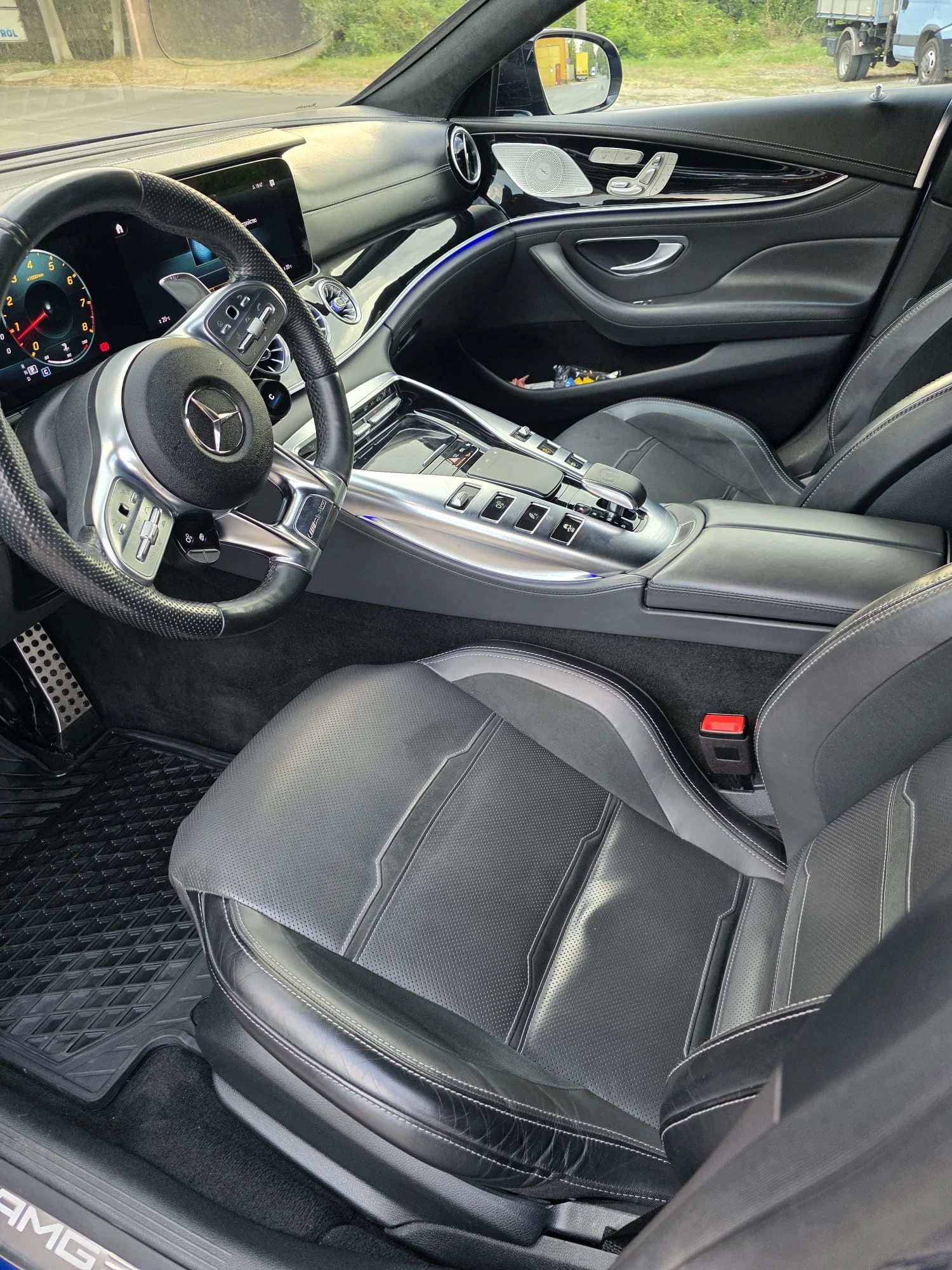Mercedes-Benz AMG GT 6.3 S, снимка 8 - Автомобили и джипове - 55727371
