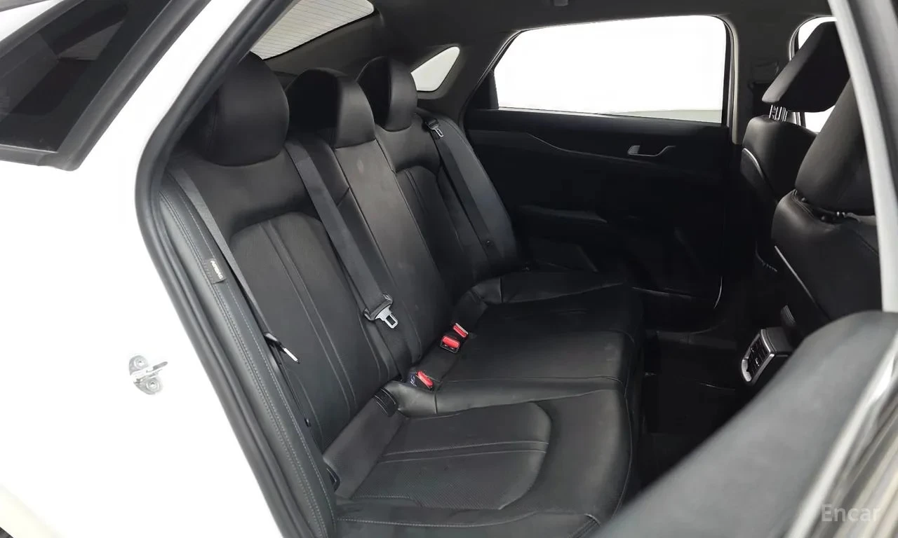 Kia K5 2.0 | АВТОФИНАНСИРАНЕ БЕЗ ПЪРВОНАЧАЛНА ВНОСКА, снимка 12 - Автомобили и джипове - 55837094