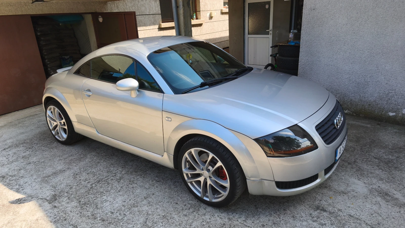 Audi Tt 1.8t, снимка 3 - Автомобили и джипове - 55878440
