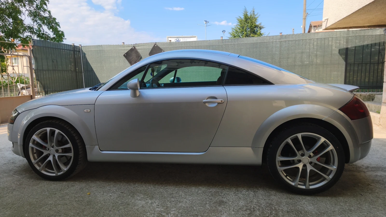 Audi Tt 1.8t, снимка 4 - Автомобили и джипове - 55878440