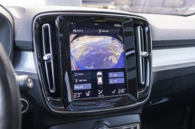Volvo XC40 T5 MOMENTUM* HARMAN/KARDON* 360 КАМЕРИ* ПАНОРАМА, снимка 13