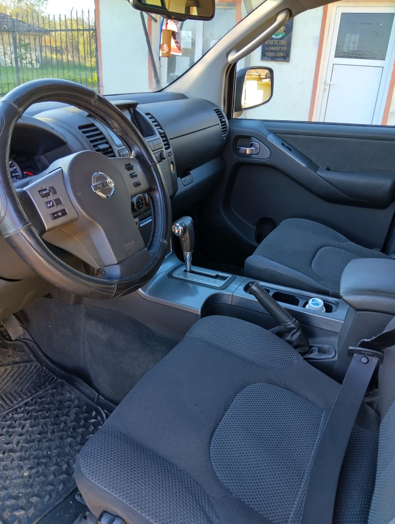 Nissan Navara, снимка 5 - Автомобили и джипове - 47721111