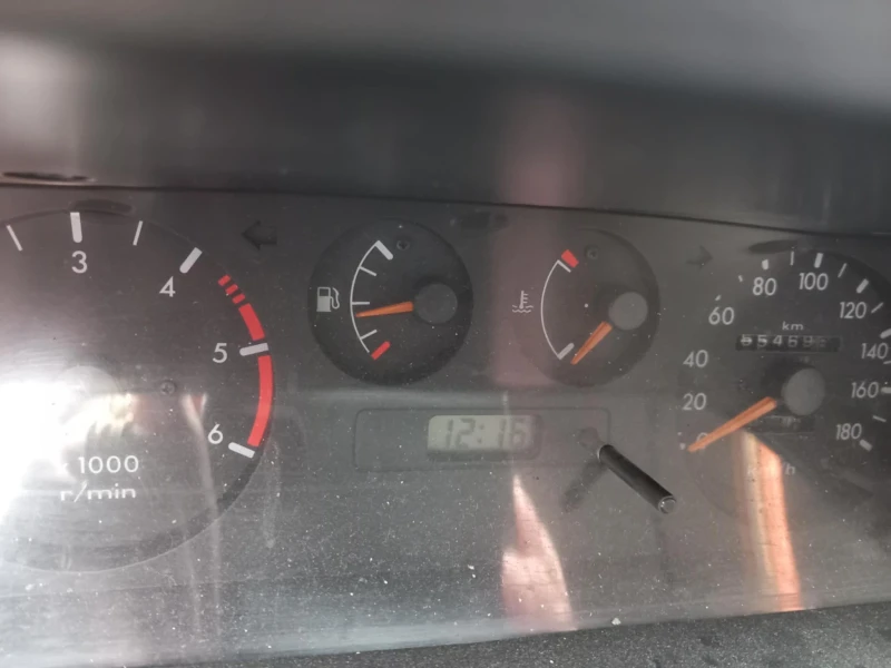 Nissan Terrano, снимка 4 - Автомобили и джипове - 53260178