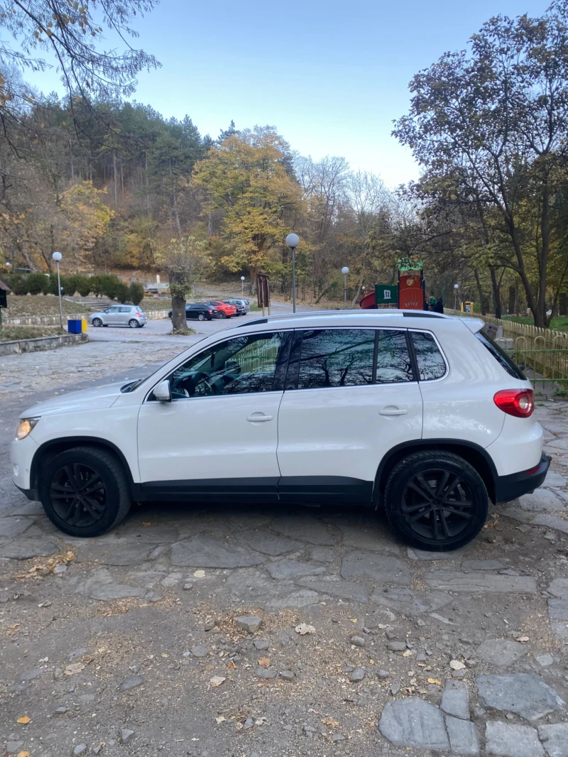 VW Tiguan, снимка 4 - Автомобили и джипове - 52556430