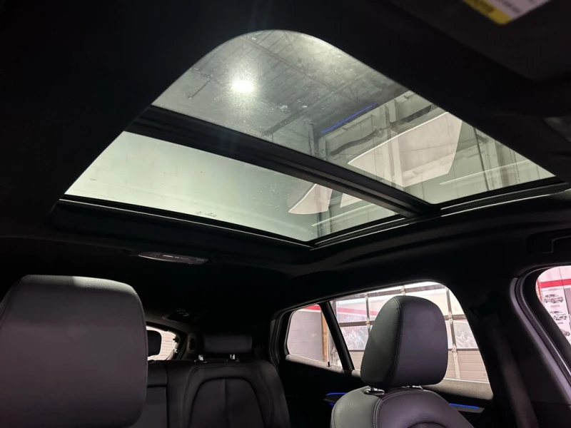 BMW X2 * XDrive28i / NAVI / Sunroof / Leather / Clean Car, снимка 11 - Автомобили и джипове - 52726036