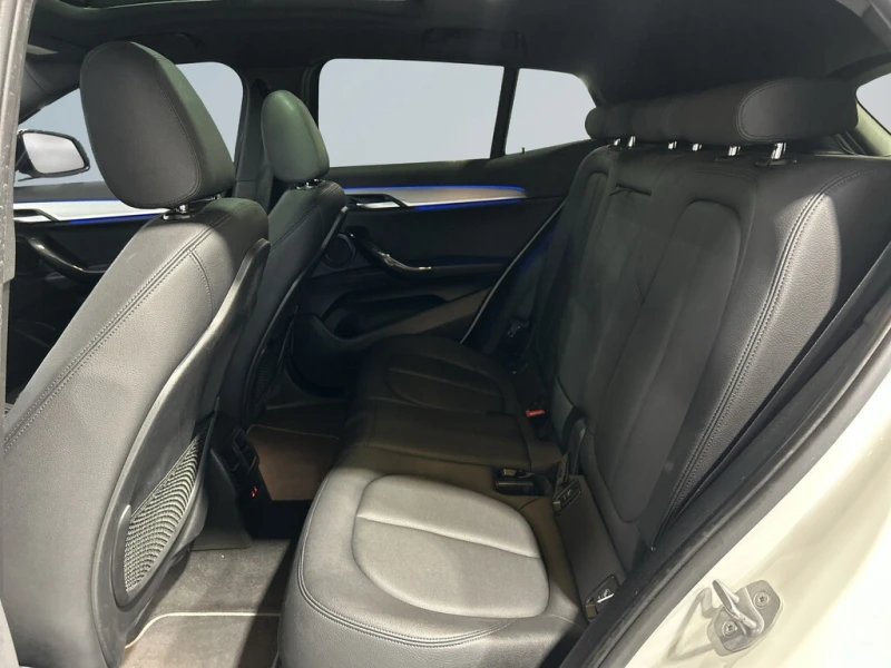 BMW X2 * XDrive28i / NAVI / Sunroof / Leather / Clean Car, снимка 12 - Автомобили и джипове - 52726036