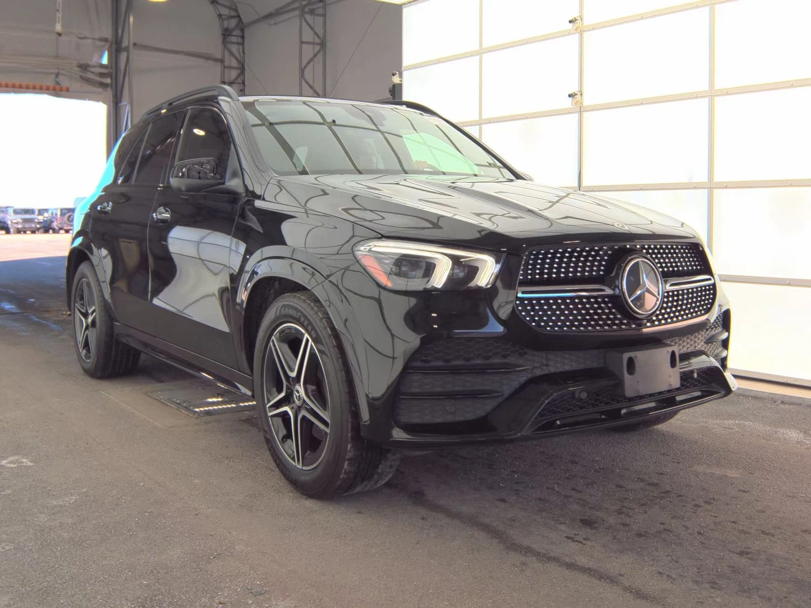 Mercedes-Benz GLE 350 4MATIC* AMG PACK - изображение 3