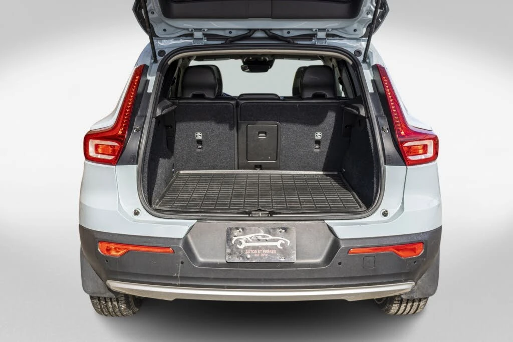 Volvo XC40 T5 MOMENTUM* HARMAN/KARDON* 360 КАМЕРИ* ПАНОРАМА, снимка 6 - Автомобили и джипове - 53975662