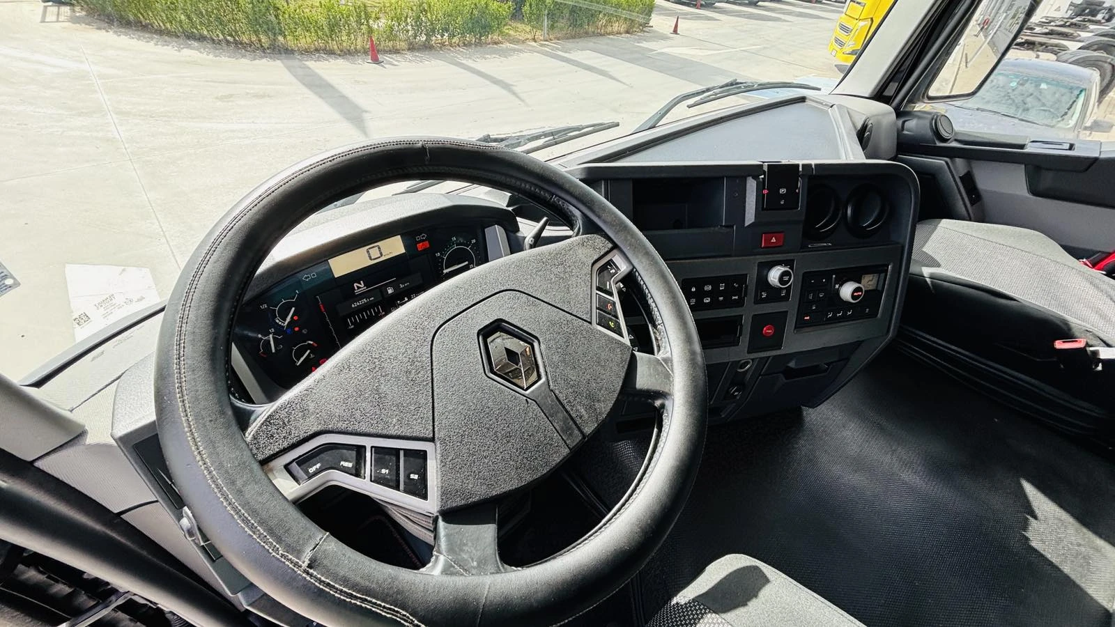 Renault T МЕГА 460  - изображение 5
