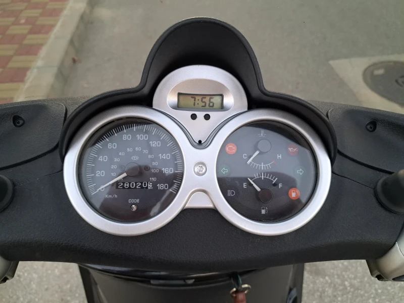 Piaggio Beverly 250 ie, снимка 9 - Мотоциклети и мототехника - 52682082