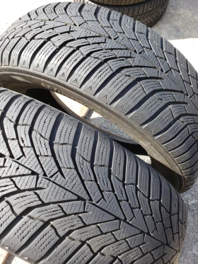 Гуми Зимни 215/60R17, снимка 4