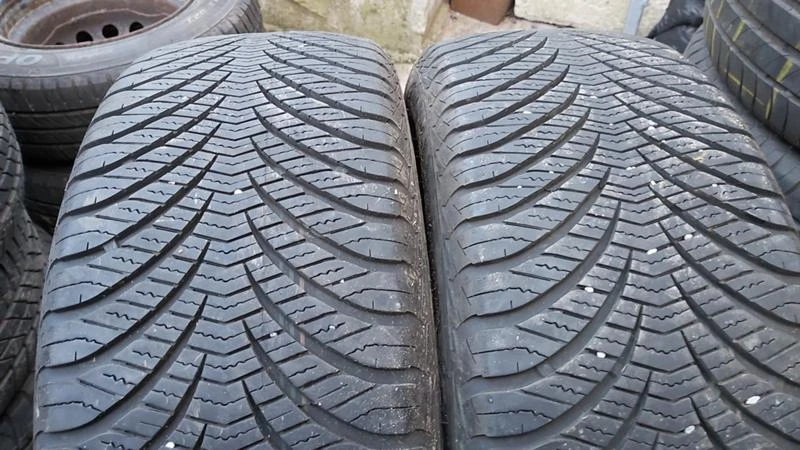 Гуми Зимни 205/55R16, снимка 1 - Гуми и джанти - 27725971