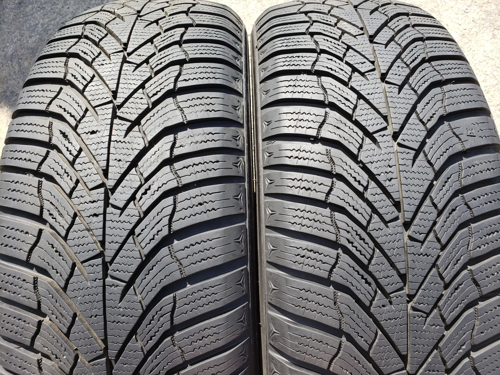 Гуми Зимни 215/60R17, снимка 2 - Гуми и джанти - 56197001