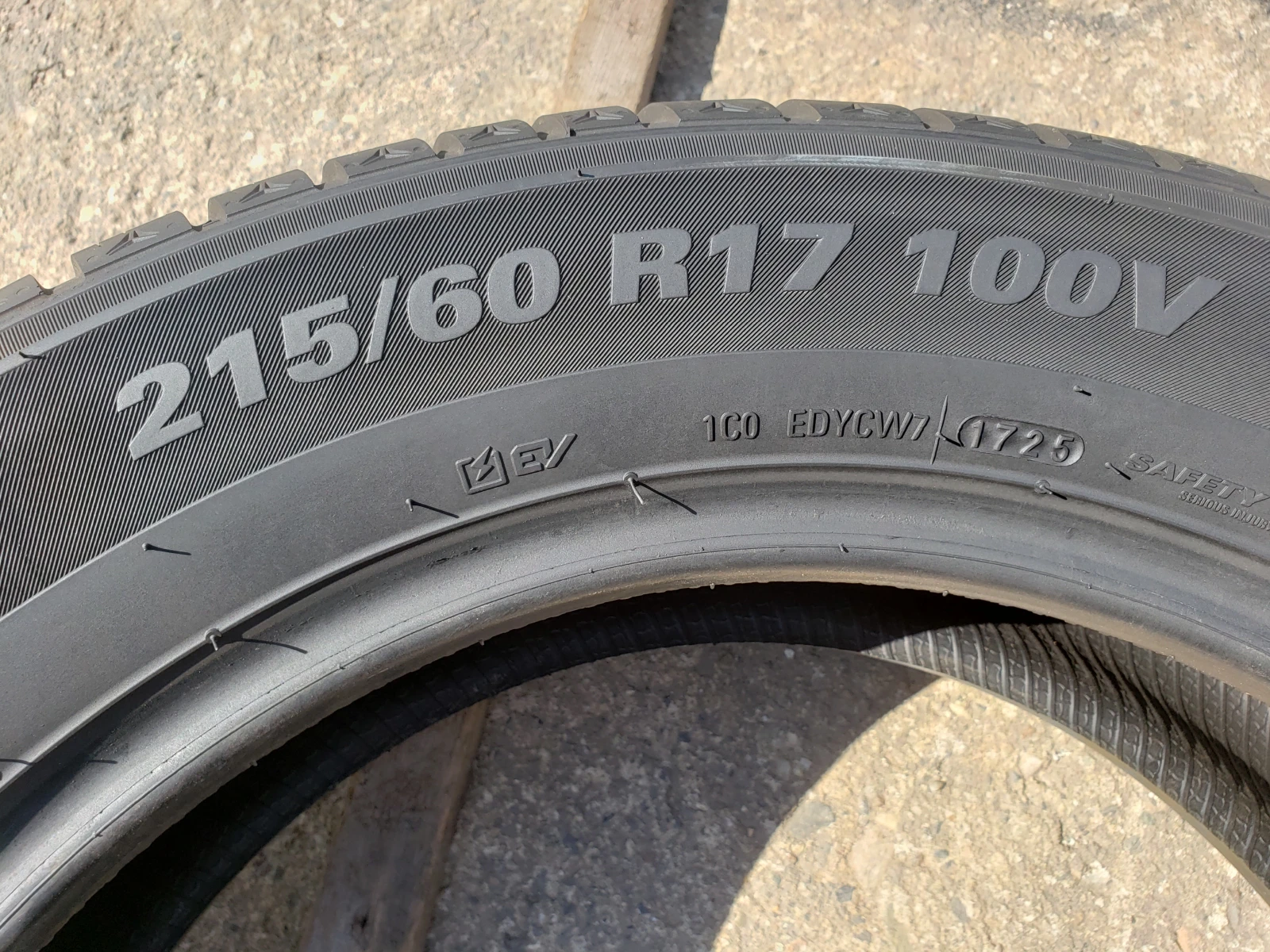 Гуми Зимни 215/60R17, снимка 7 - Гуми и джанти - 56197001