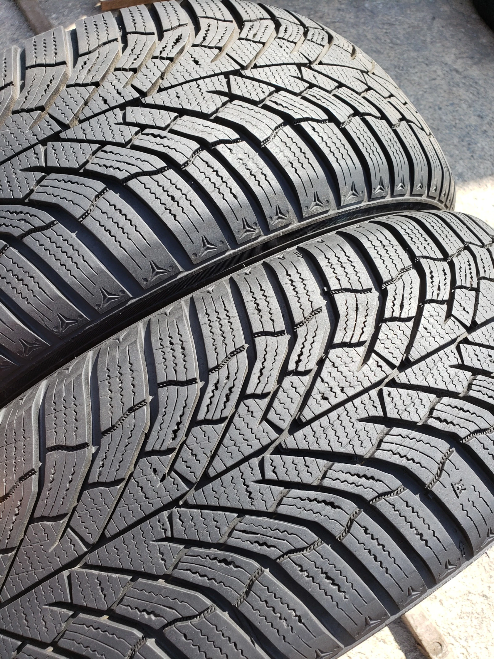 Гуми Зимни 215/60R17, снимка 3 - Гуми и джанти - 56197001