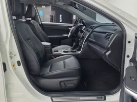 Toyota Camry HYBRID XLE, снимка 11