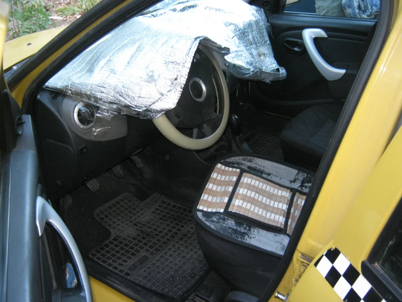 Dacia Logan 1.6МPI, снимка 9 - Автомобили и джипове - 51656859