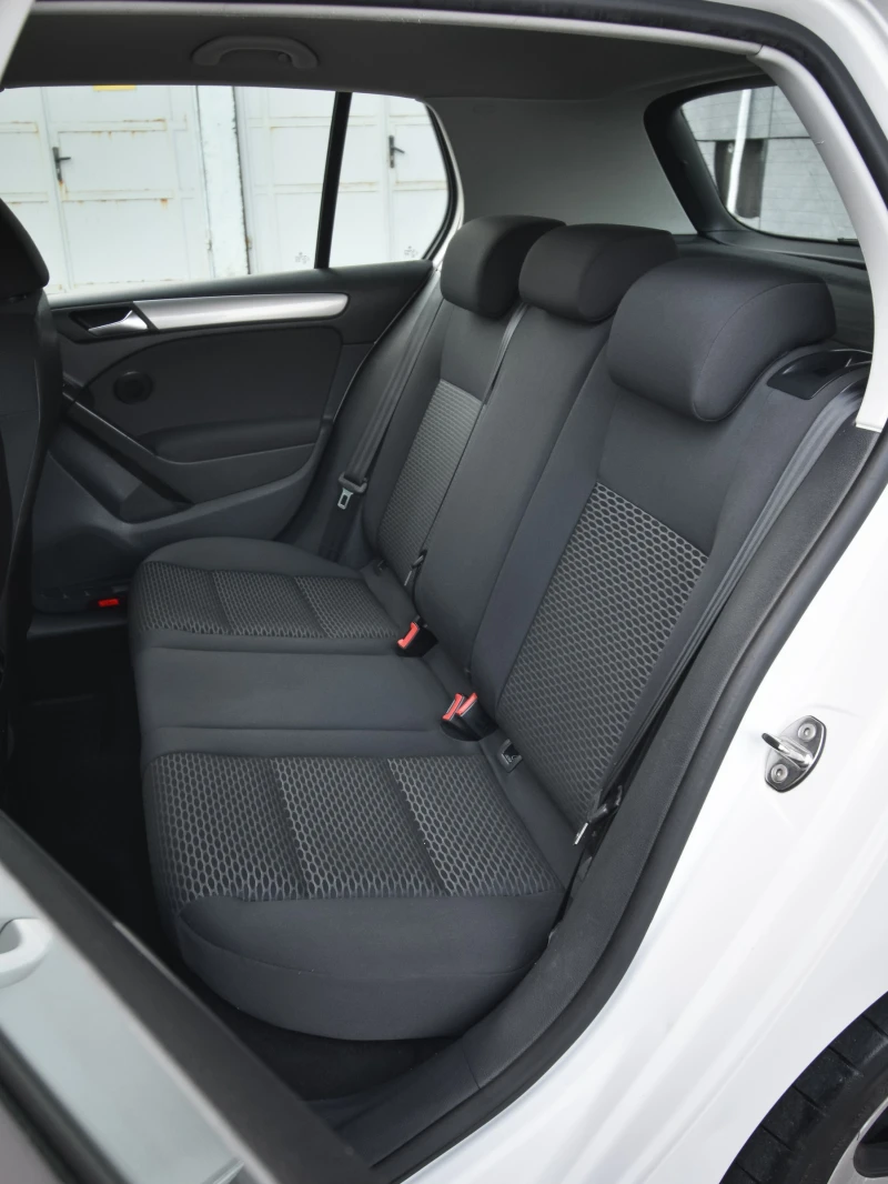 VW Golf 2.0 TDI 4 MOTION, снимка 9 - Автомобили и джипове - 52074830