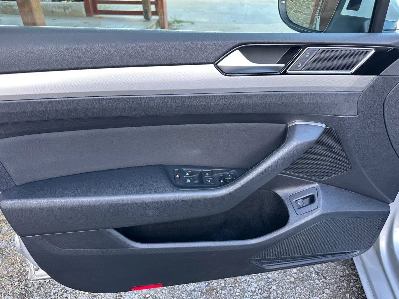 VW Passat 2.0 TDI, DSG, 150 к.с. ПЕРФЕКТЕН ! , снимка 13 - Автомобили и джипове - 52179285
