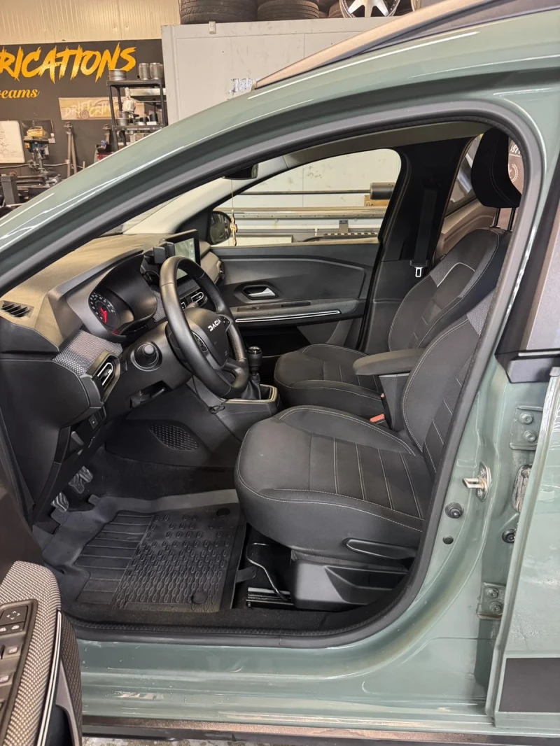 Dacia Jogger LPG / Лизингов, снимка 13 - Автомобили и джипове - 52505931