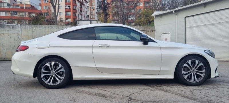Mercedes-Benz C 220, снимка 4 - Автомобили и джипове - 53087247