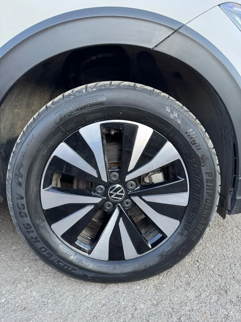 VW Taigo 1.0 TSI/DSG/DISTRONIC, снимка 9 - Автомобили и джипове - 53154560