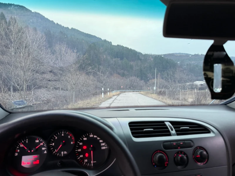 Seat Leon, снимка 11 - Автомобили и джипове - 53223672