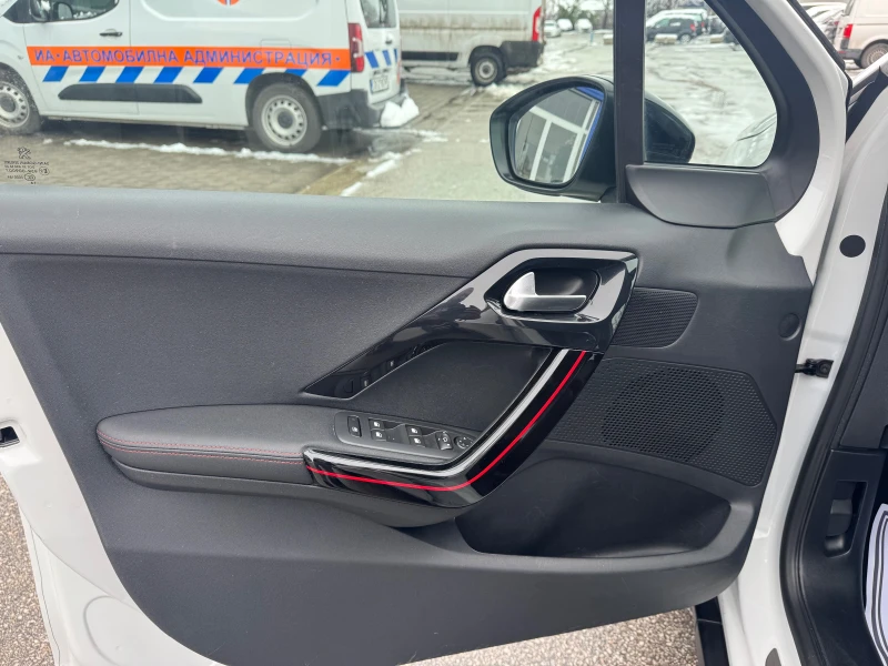 Peugeot 2008 GT-line 1.6HDI 120kc Grip control facelift, снимка 14 - Автомобили и джипове - 53316377