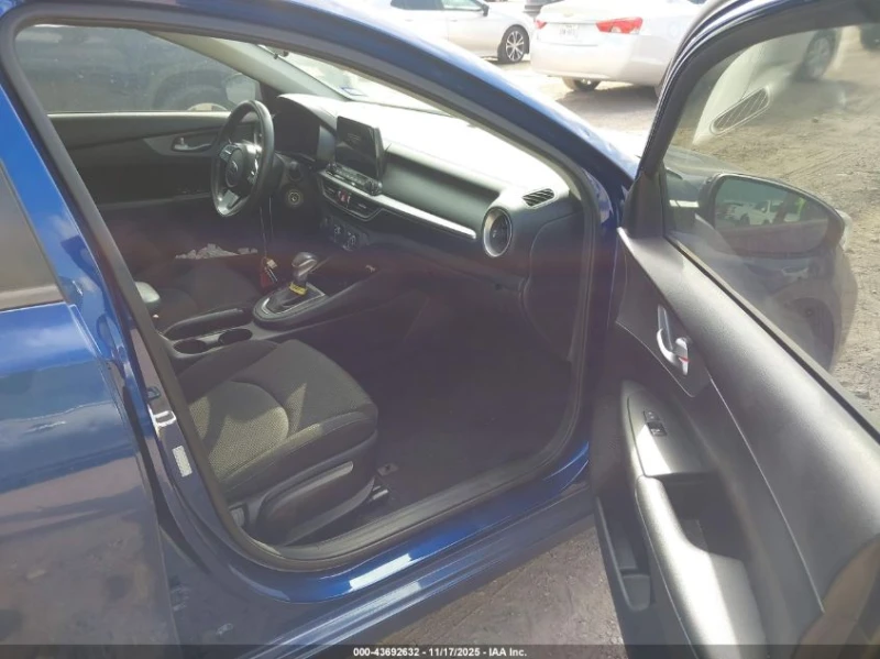 Kia Forte 2l Lxs, снимка 5 - Автомобили и джипове - 53396261