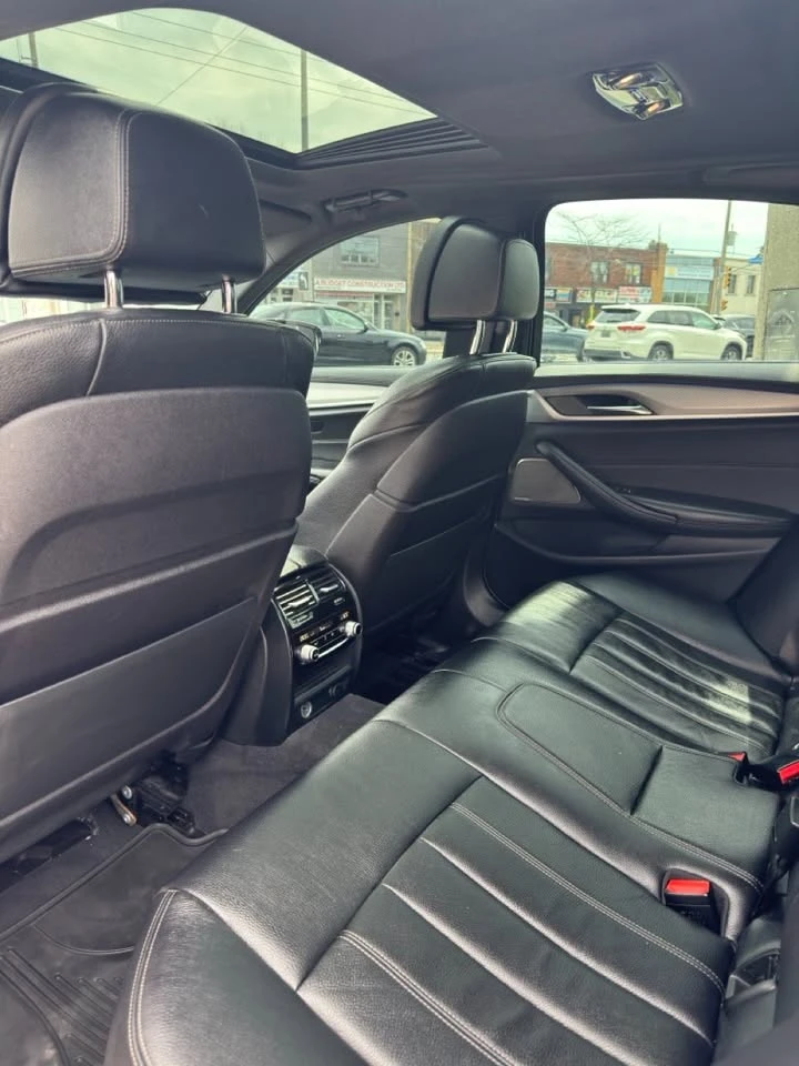 BMW 540 M-PKG * Massage* 360 FULL * АвтоКредит* ЦЕНА ДО БГ, снимка 13 - Автомобили и джипове - 54716204