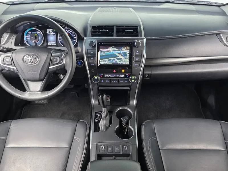 Toyota Camry HYBRID XLE, снимка 7 - Автомобили и джипове - 54959210