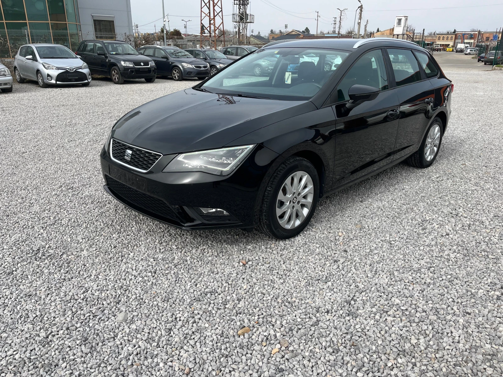 Seat Leon ST 1.6TDI-105k.c. BUSINESS /LED, DSG/ - изображение 2