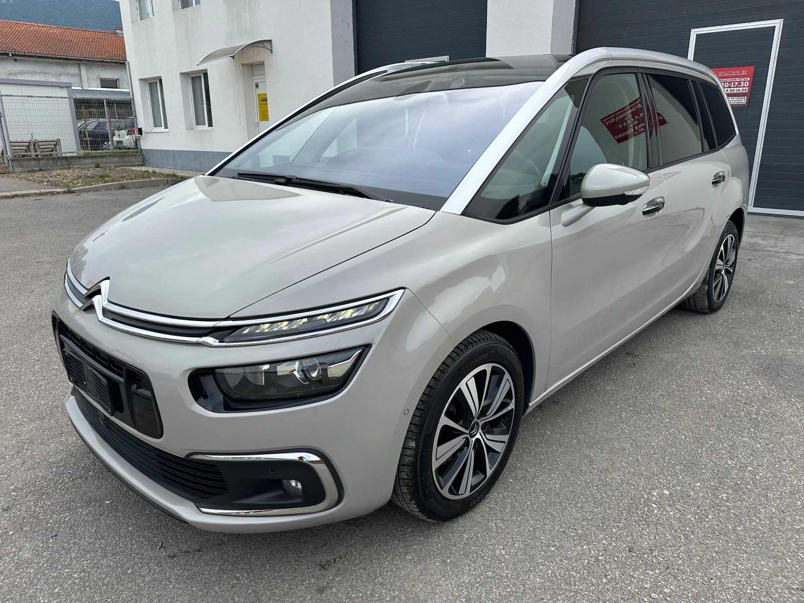 Citroen Grand C4 Picasso 1.6HDI Exclusive 7места Автоматик - изображение 3