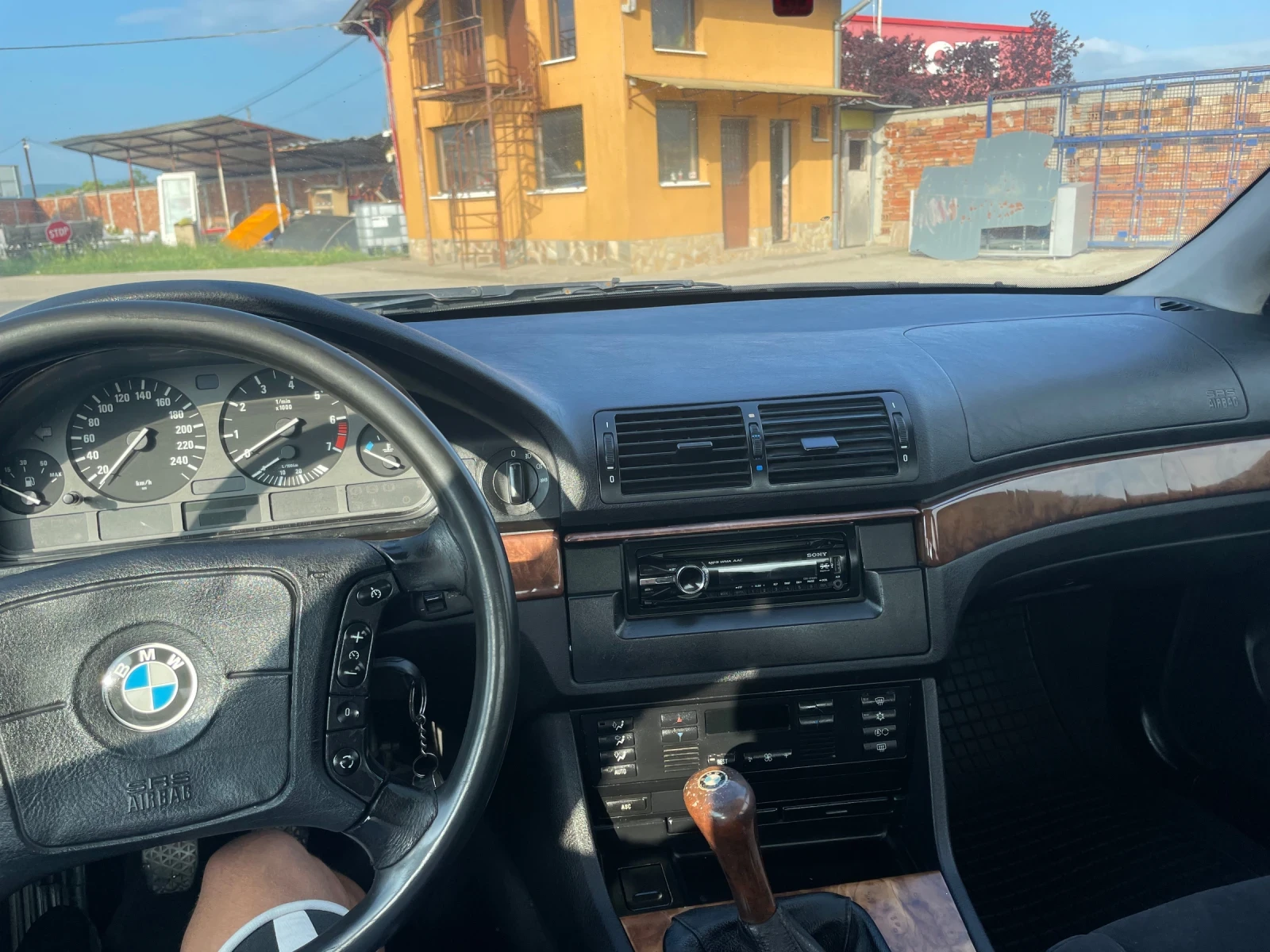 BMW 520 520i - изображение 9