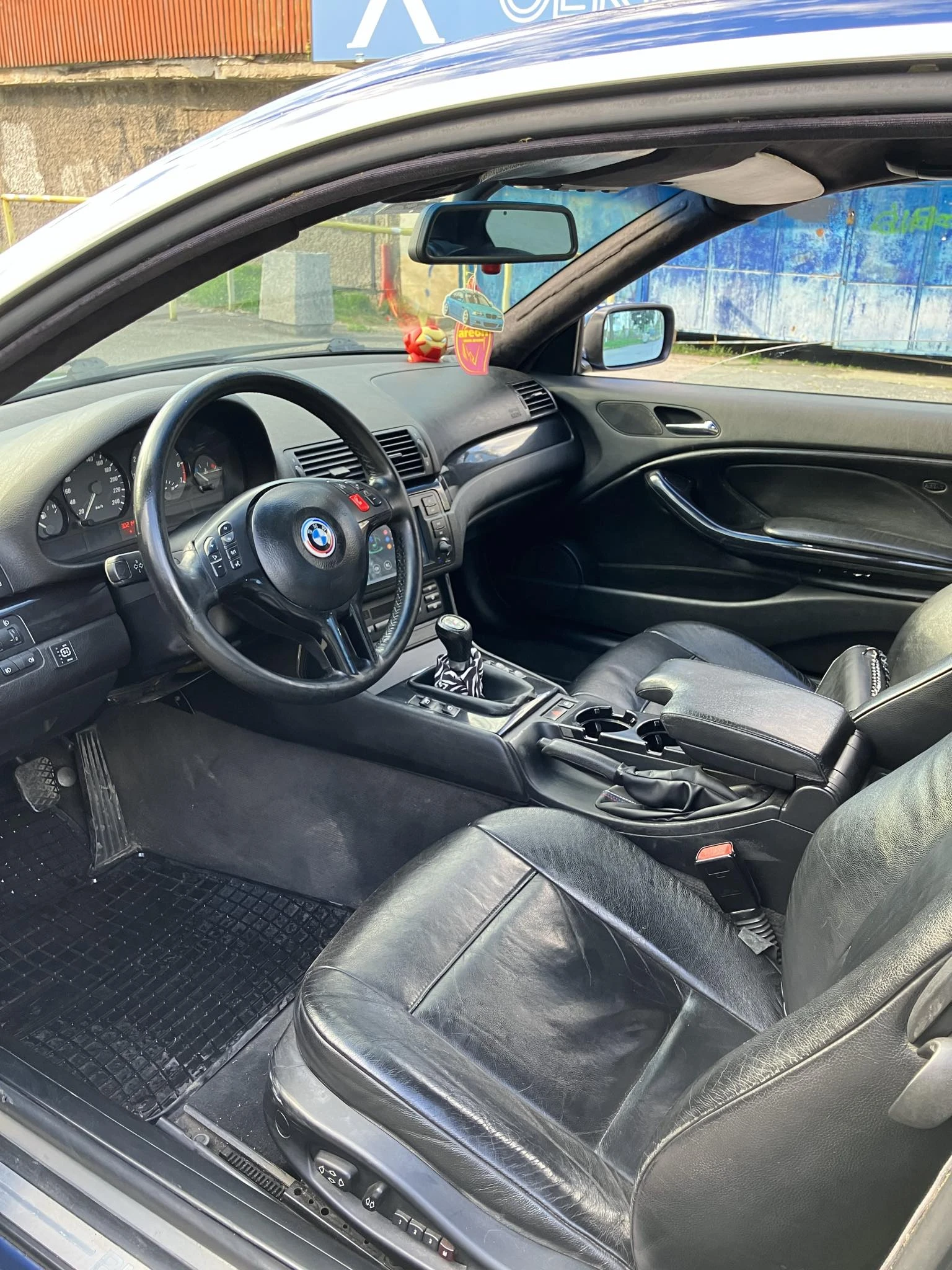 BMW 323  - изображение 4