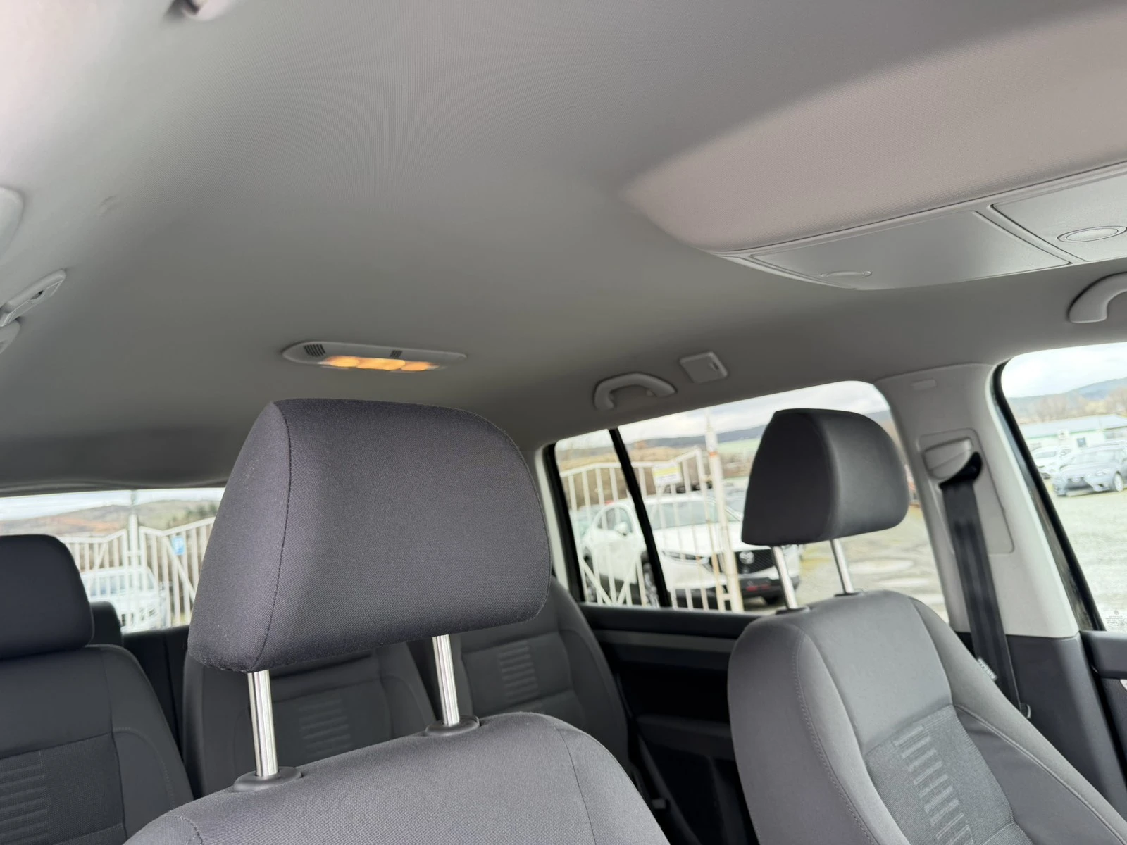 VW Touran 2.0-170 КС АВТОМАТИК, НАВИ, 6+ 1 МЕСТА* HIGHLINE* , снимка 12 - Автомобили и джипове - 54004882