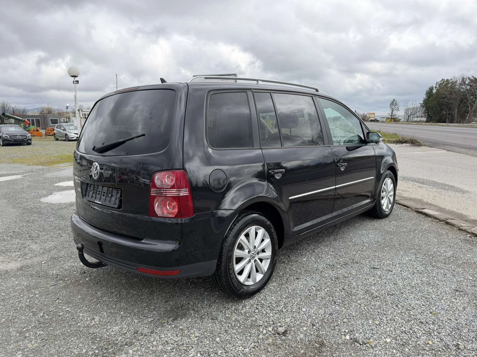 VW Touran 2.0-170 КС АВТОМАТИК, НАВИ, 6+ 1 МЕСТА* HIGHLINE* , снимка 5 - Автомобили и джипове - 54004882