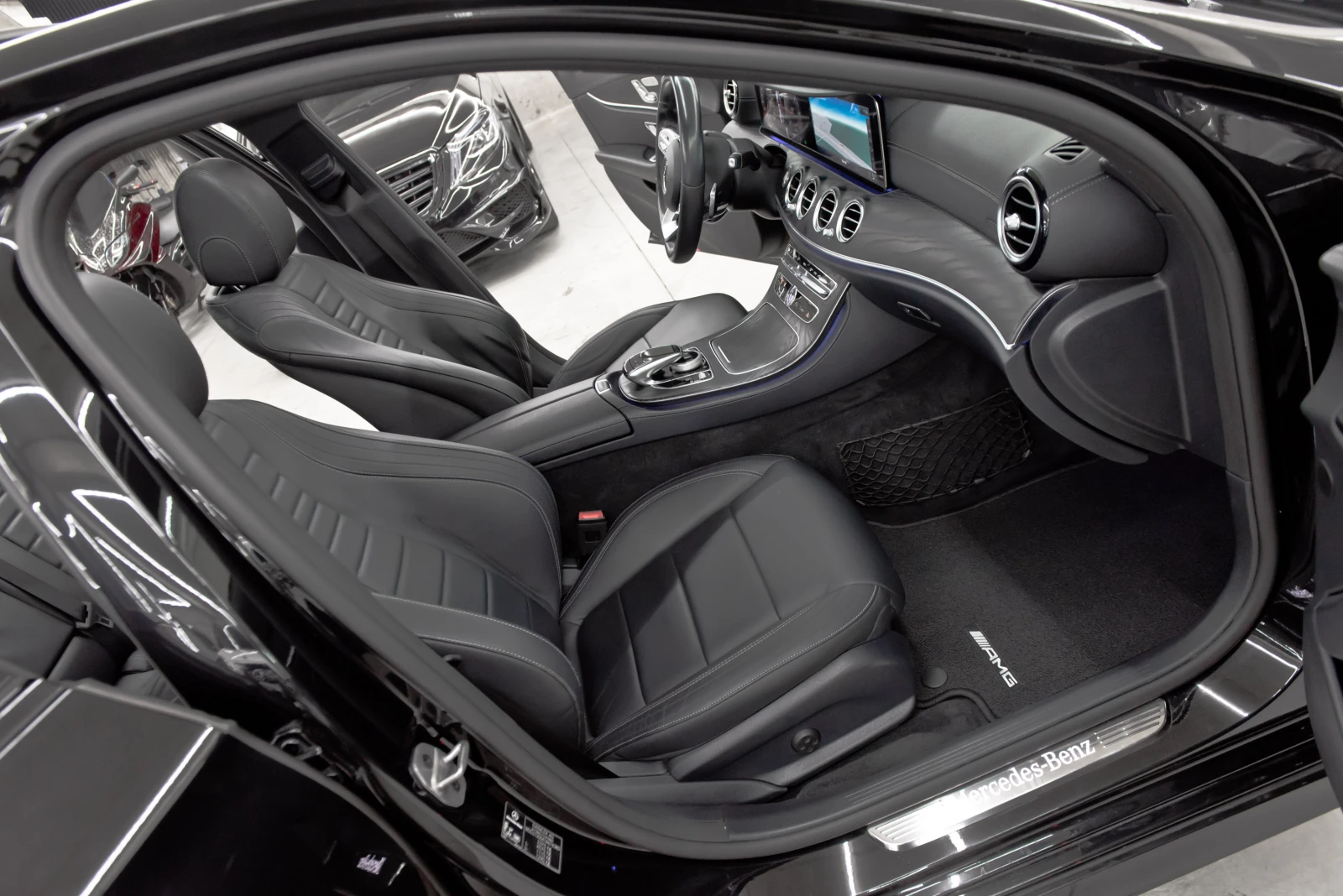 Mercedes-Benz E 220 D* AMG* 2019* Digital* , снимка 10 - Автомобили и джипове - 54166443