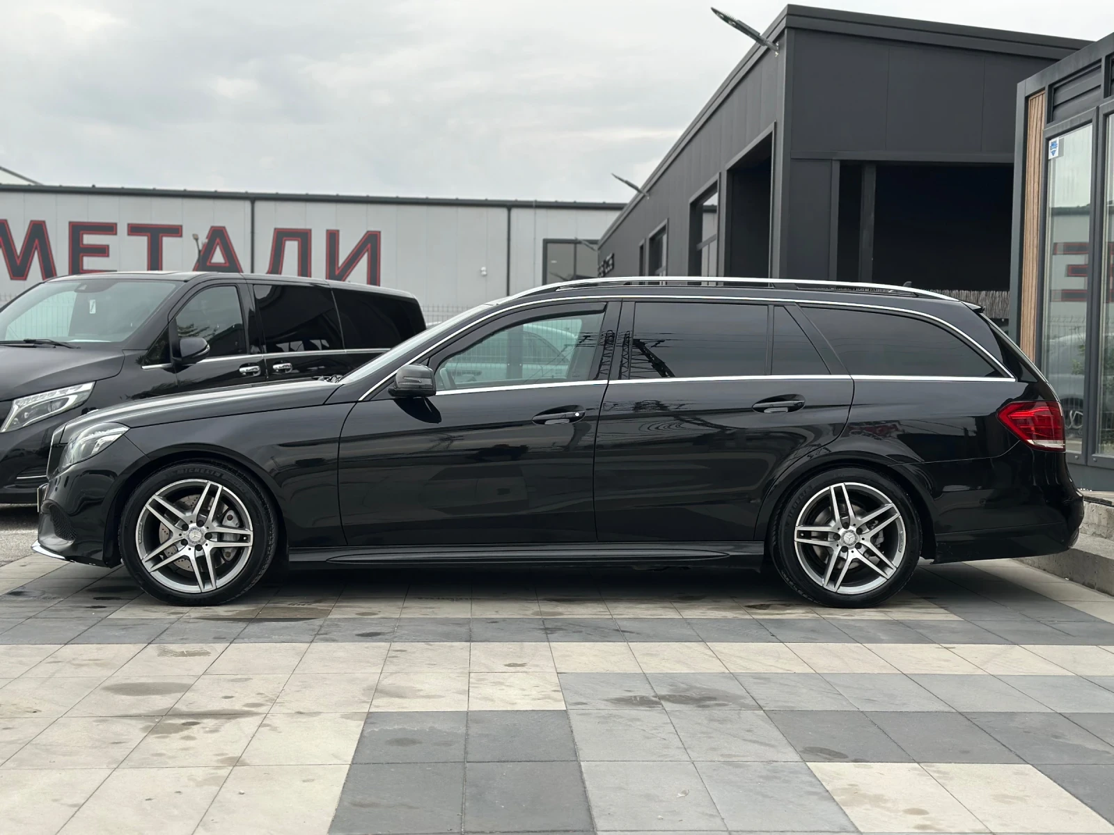 Mercedes-Benz E 350 * AMG LINE* FACELIFT* BlindSpot* LineAssist* , снимка 6 - Автомобили и джипове - 54206063