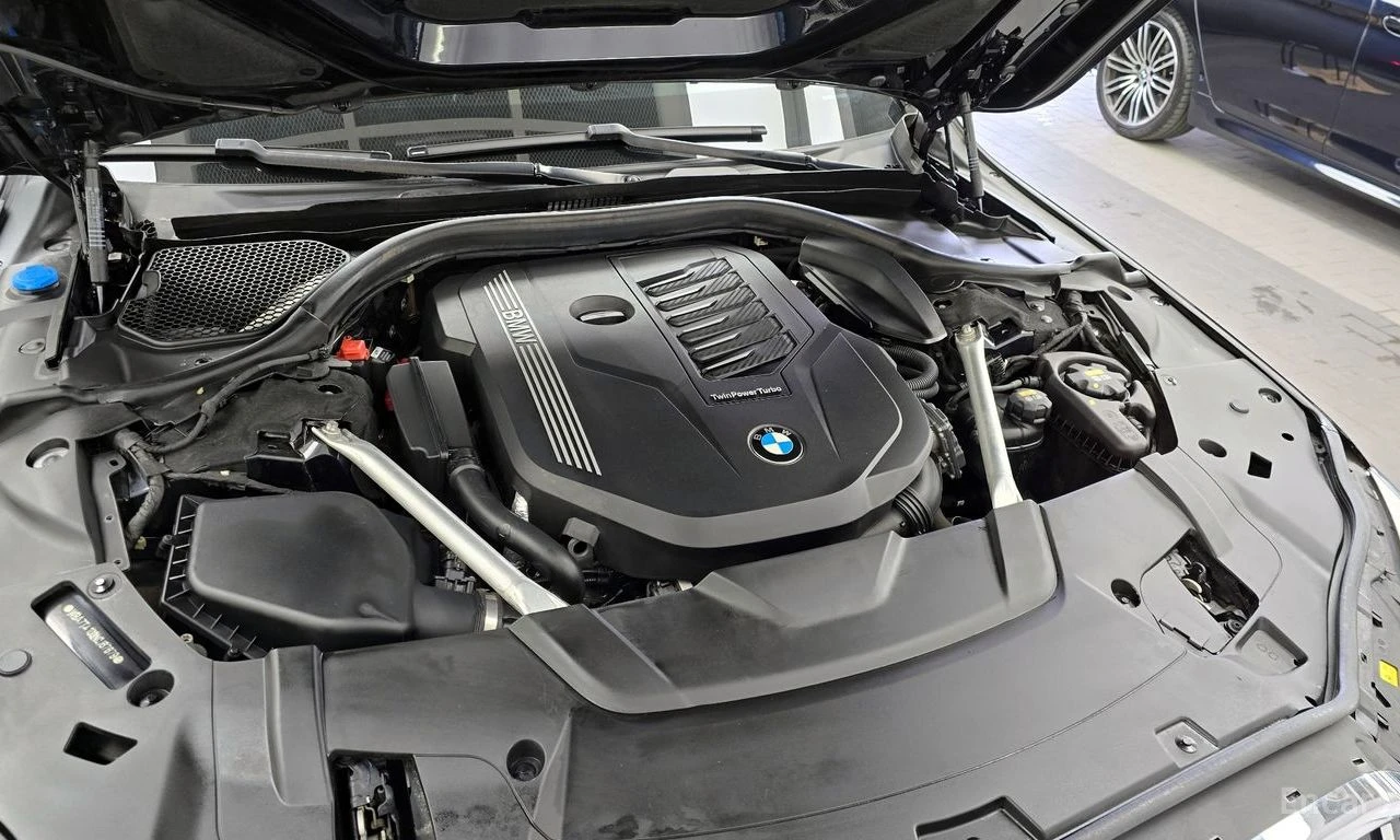 BMW 740 Li* M-SPORT* BOWERS* DISTRONIC* SKY LOUNGE* ОБДУХ, снимка 6 - Автомобили и джипове - 54917630