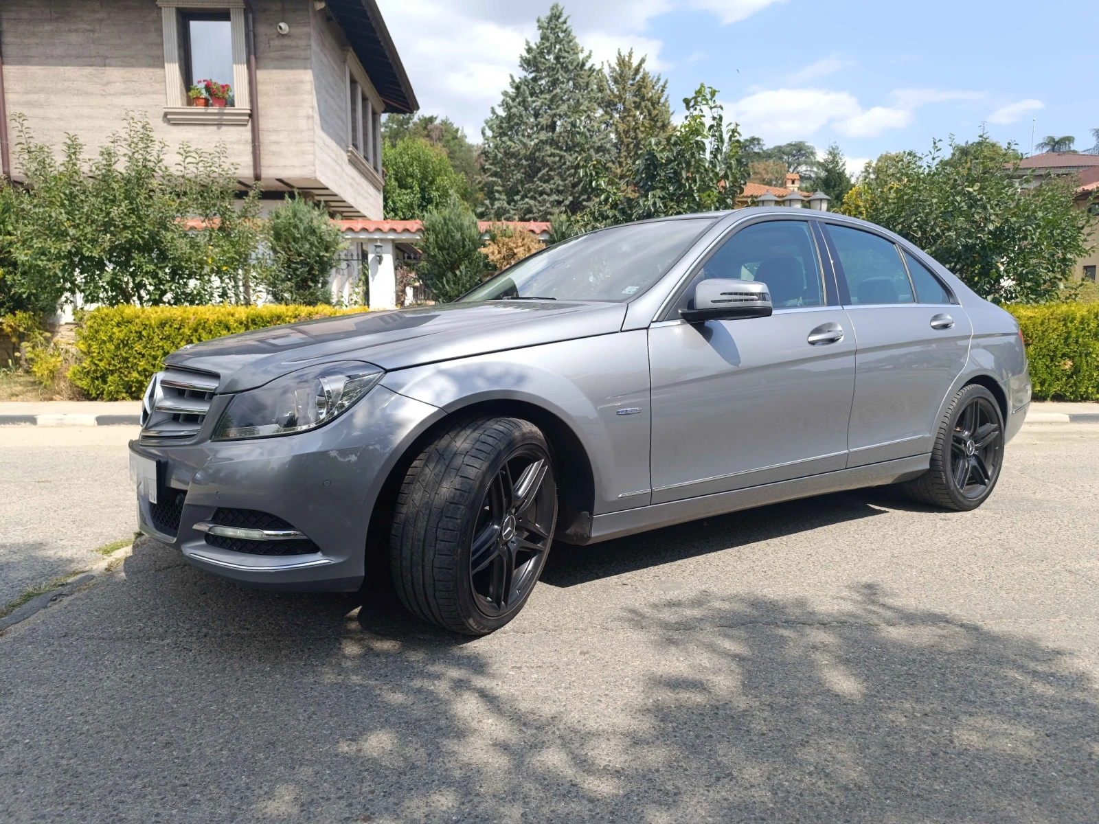 Mercedes-Benz C 220, снимка 2 - Автомобили и джипове - 55942609