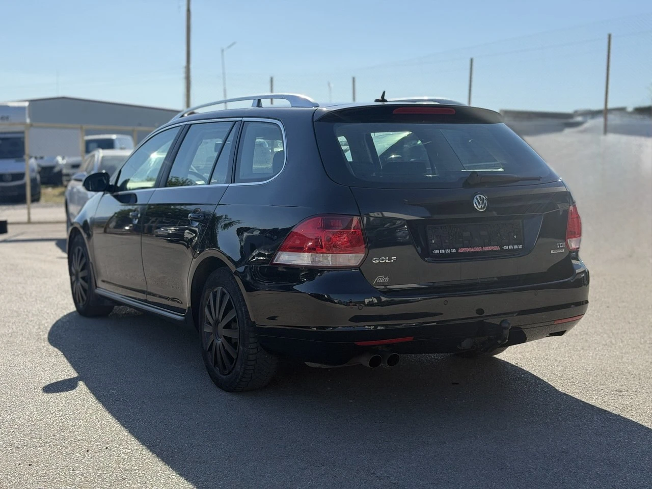 VW Golf 1.6 TDI, снимка 4 - Автомобили и джипове - 55991935