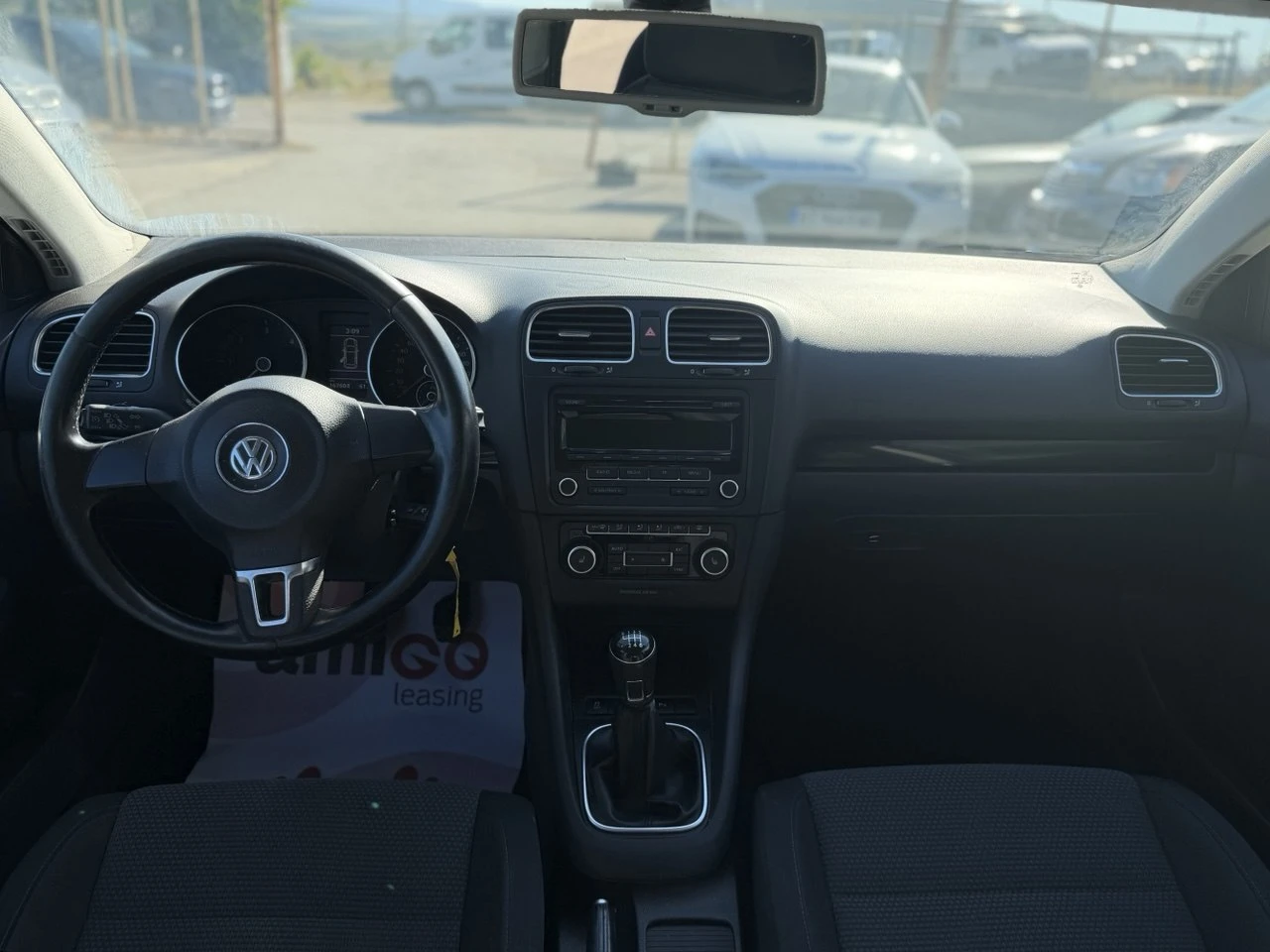 VW Golf 1.6 TDI, снимка 12 - Автомобили и джипове - 55991935