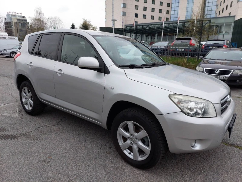 Toyota Rav4 2,2d-4D 136ps 4x4, снимка 2 - Автомобили и джипове - 40490464