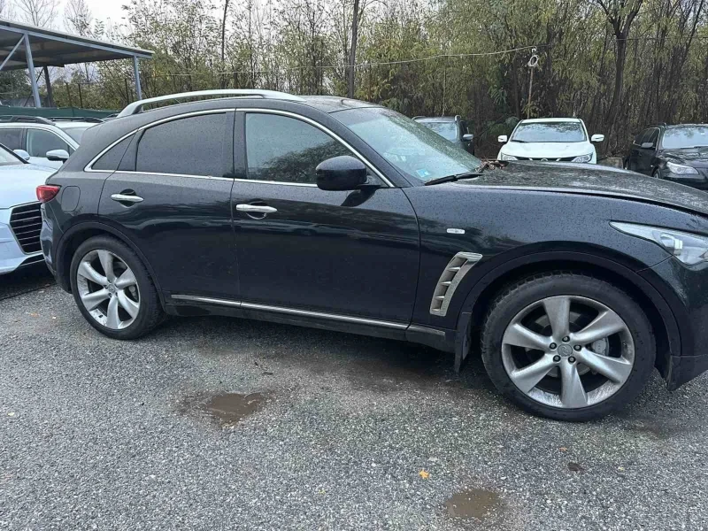 Infiniti Fx 30, снимка 8 - Автомобили и джипове - 49151302