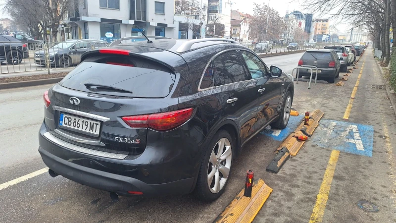 Infiniti Fx 30, снимка 3 - Автомобили и джипове - 49151302