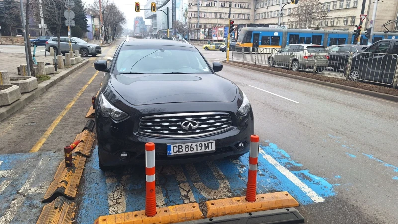 Infiniti Fx 30, снимка 1 - Автомобили и джипове - 49151302