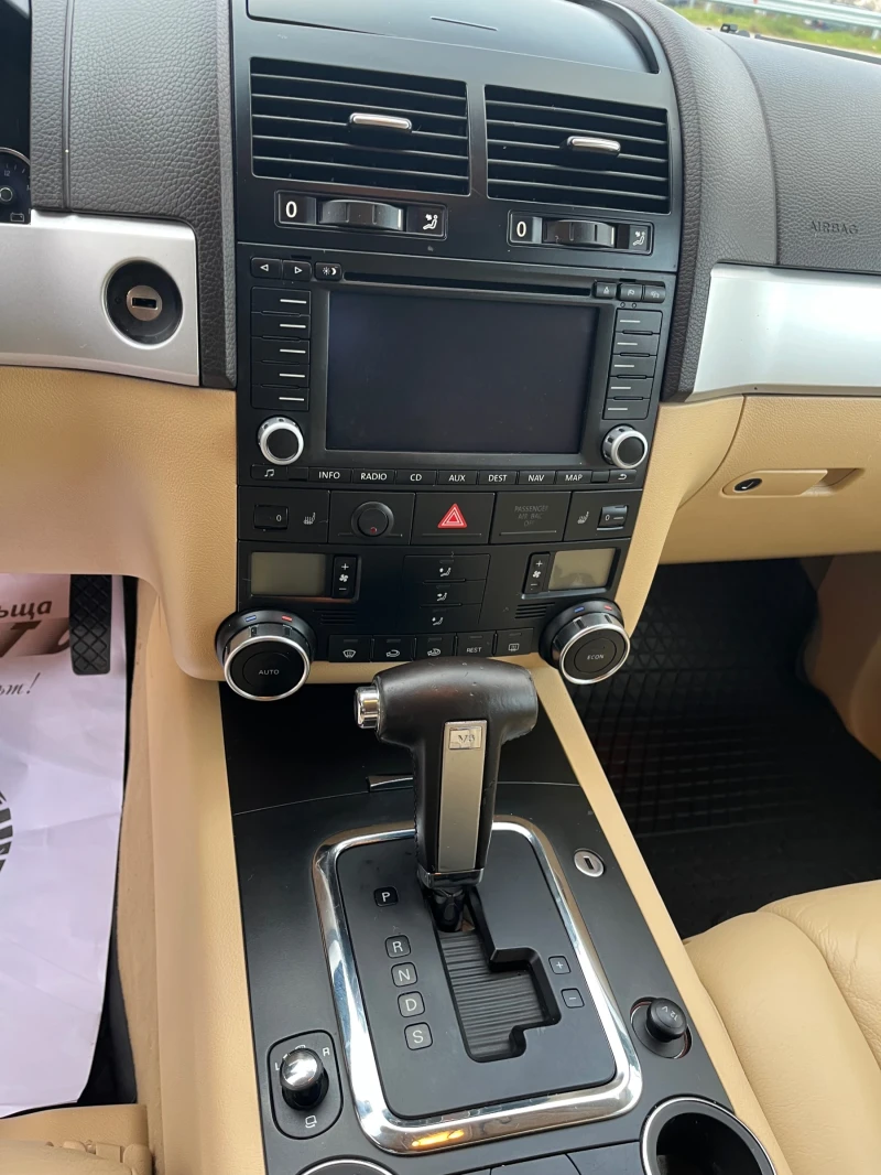 VW Touareg 3.0TDI-224-NAVI-ITALIA, снимка 14 - Автомобили и джипове - 52730248